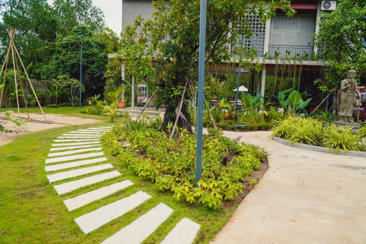 Kampot Tropical Village Exterior photo