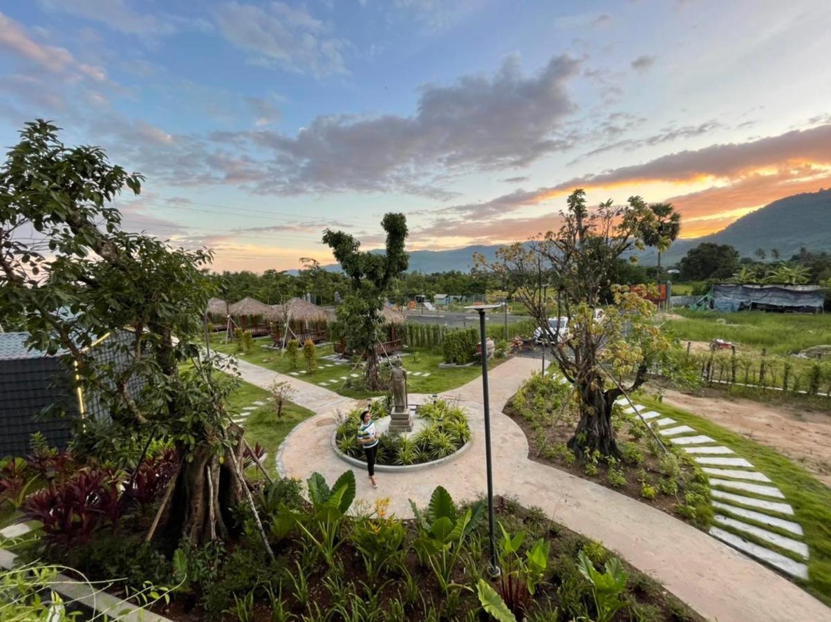 Kampot Tropical Village Exterior photo